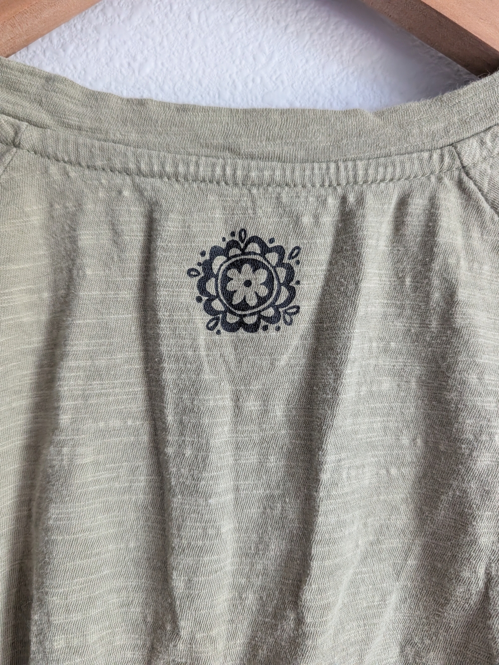 NATURAL LIFE Olive Floral "If It Doesn't Feed Your Soul, Let It Go" Tee - Picture 6 of 6